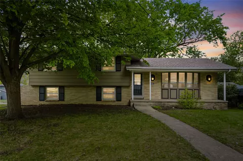 4100 73rd St, Urbandale, IA 50322