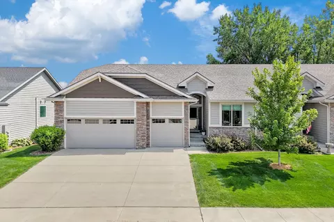 9164 Geanna Ct, West Des Moines, IA 50266