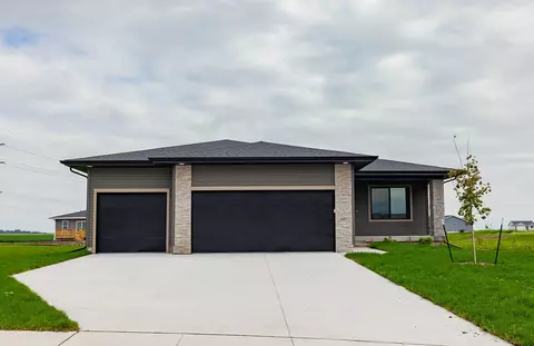 4407 NE 7th St, Ankeny, IA 50021