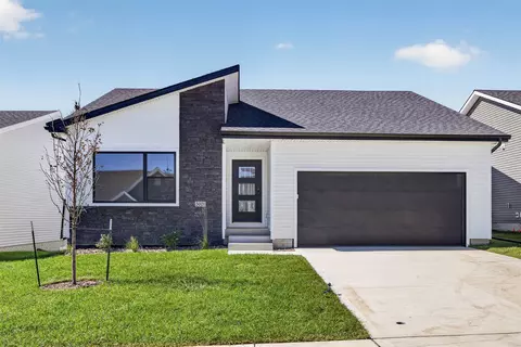 3001 Myron St, Norwalk, IA 50211