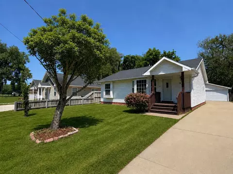 613 SW 61st St, Des Moines, IA 50312