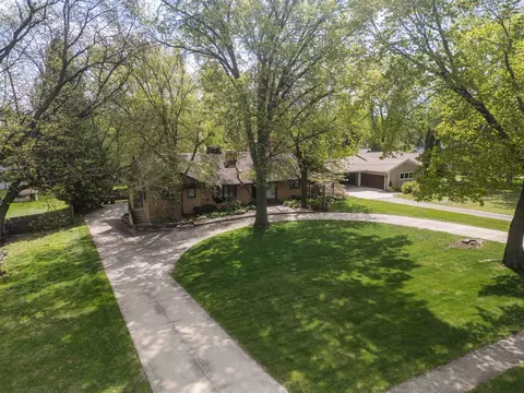 1125 18th St, West Des Moines, IA 50265