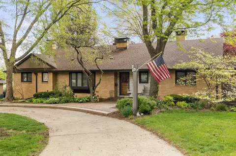 1125 18th St, West Des Moines, IA 50265