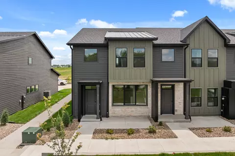 911 Percheron Ln, Norwalk, IA 50211