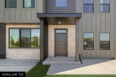 913 Percheron Ln, Norwalk, IA 50211