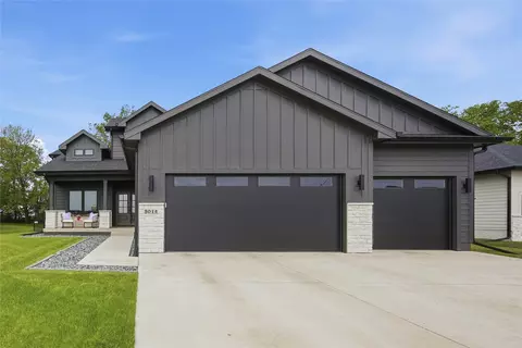 5014 176th St, Waukee, IA 50263