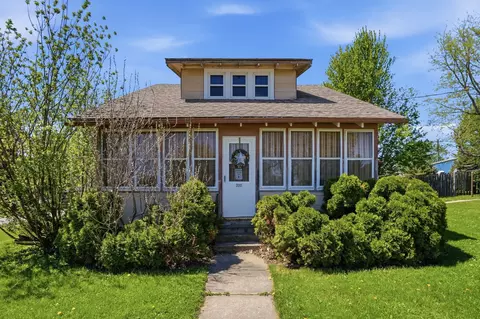 200 Sycamore Ave, Garrison, IA 52229