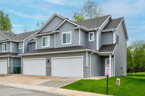 265 Amberwood Dr, Pleasant Hill, IA 50327
