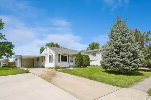 405 E 21st St S, Newton, IA 50208