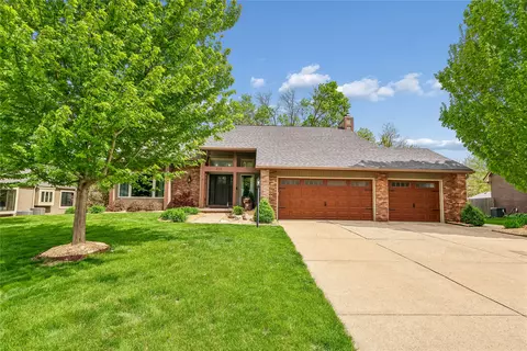 809 36th St, West Des Moines, IA 50265