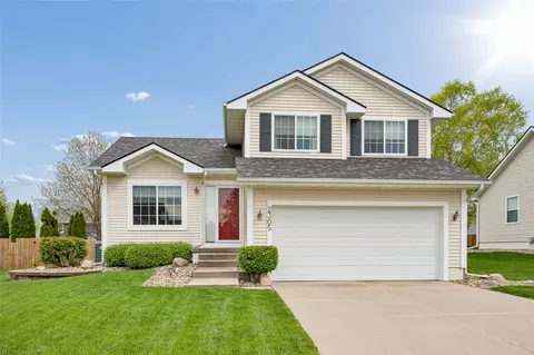 2305 NW Maple St, Ankeny, IA 50023