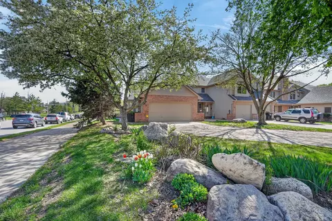 1070 50th St #1A, West Des Moines, IA 50266