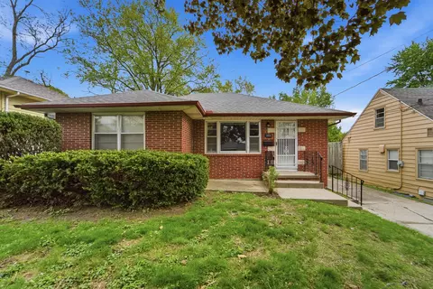 1809 E 31st St, Des Moines, IA 50317
