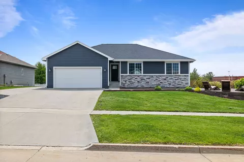 1803 NE Oak Dr, Ankeny, IA 50021