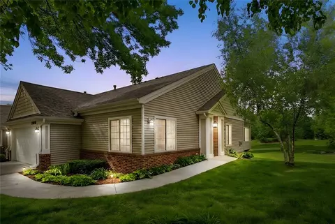 7730 Wistful Vista Dr #501, West Des Moines, IA 50266