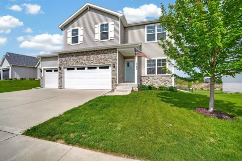 7618 NW 95th Ct, Johnston, IA 50131
