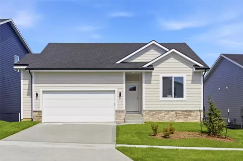 1458 S 91st St, West Des Moines, IA 50266