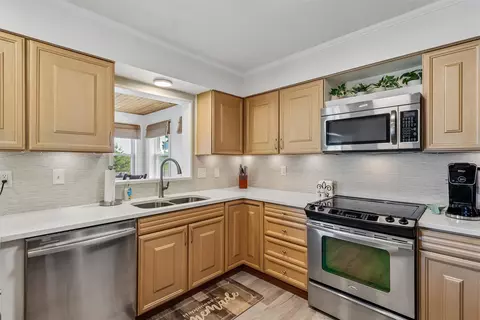 3105 Pleasant St, West Des Moines, IA 50266