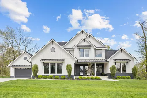 145 Indian Ridge Dr, Waukee, IA 50263