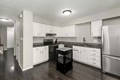 238 Holiday Cir #46, West Des Moines, IA 50265