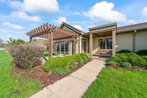 707 Timberland Dr, Story City, IA 50248
