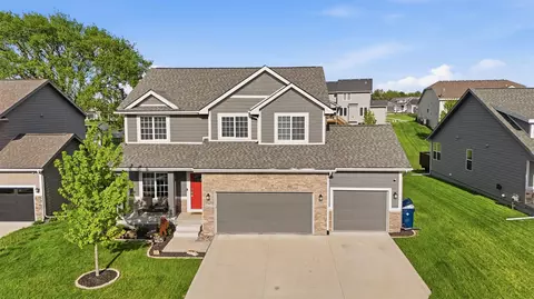 5421 150th St, Urbandale, IA 50323