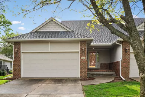 1451 Dover Bay Dr, Clive, IA 50325