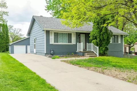 6006 SW 7th St, Des Moines, IA 50315