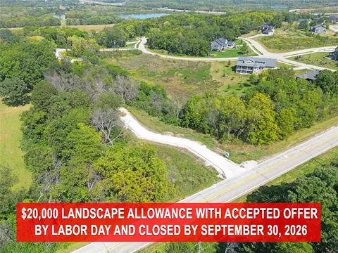 5663 SW Maffitt Lake Rd, West Des Moines, IA 50265