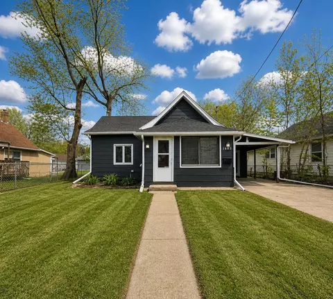 1603 E 22nd St, Des Moines, IA 50317