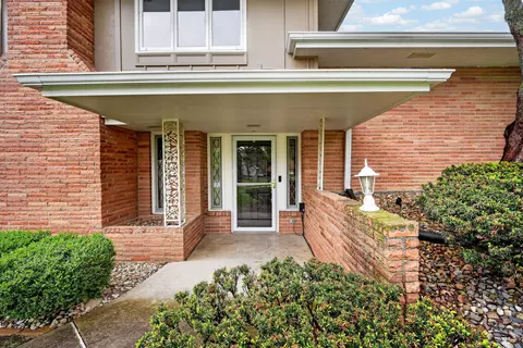 7900 College Dr, Windsor Heights, IA 50324