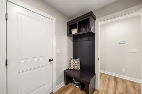 Entry Way - 2822 NW 44th St, Ankeny, IA 50023 photo 3 of 4