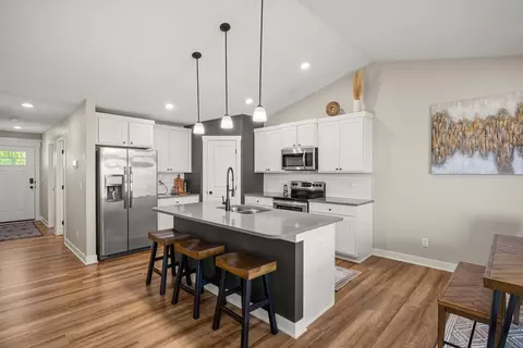 Kitchen - 2822 NW 44th St, Ankeny, IA 50023 photo 2 of 2