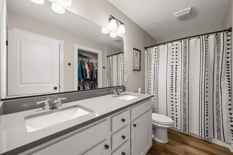 Bath - 2822 NW 44th St, Ankeny, IA 50023 photo 1 of 3
