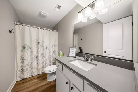 Bath - 2822 NW 44th St, Ankeny, IA 50023 photo 3 of 3