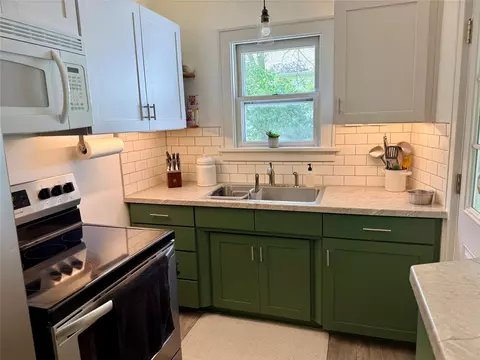 Kitchen - 2901 Arbor St, Ames, IA 50014 photo 1 of 3