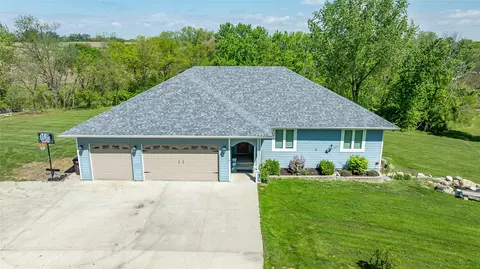 9612 Fairfax Trl, Indianola, IA 50125