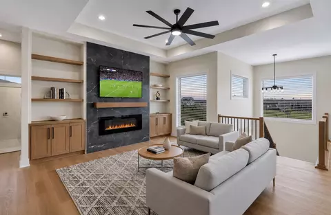 17203 Brookview Dr, Urbandale, IA 50323