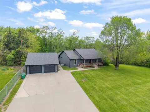 606 Jasper Ave NE, Mitchellville, IA 50169