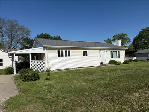 402 N 9th St, Winterset, IA 50273