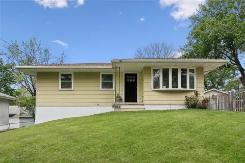 722 E Diehl Ave, Des Moines, IA 50315