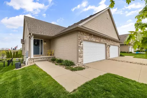 916 SW Springfield Dr, Ankeny, IA 50023