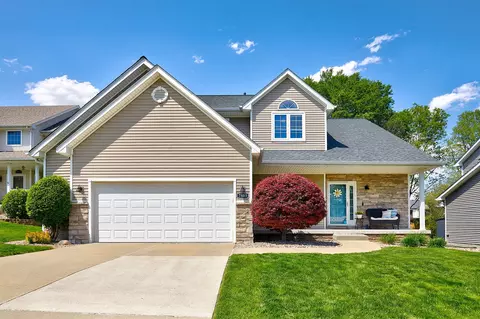 7803 Aspen Dr, West Des Moines, IA 50265