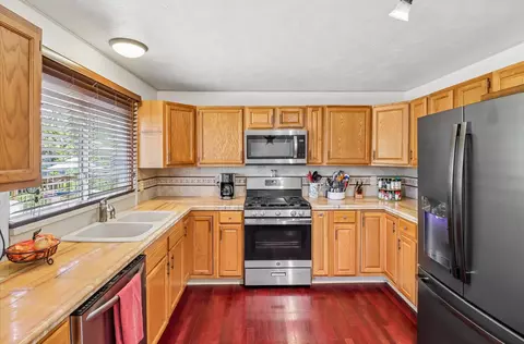 6219 S Union St, Des Moines, IA 50315