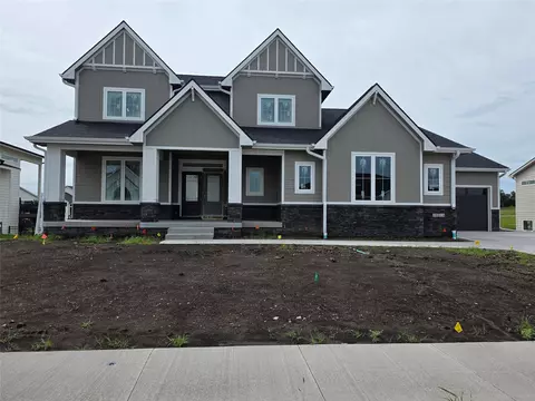 16214 Sharon Dr, Urbandale, IA 50323