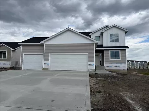 895 11th St, Waukee, IA 50263