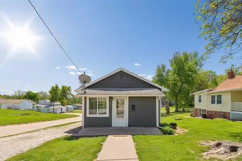 200 Fulton Dr, Des Moines, IA 50315