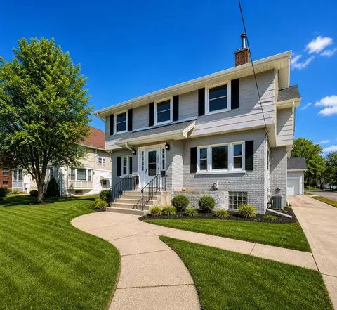 3303 University Ave, Des Moines, IA 50311