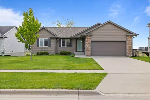 620 28th St SE, Altoona, IA 50009