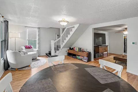 438 N 4th St, Oskaloosa, IA 52577